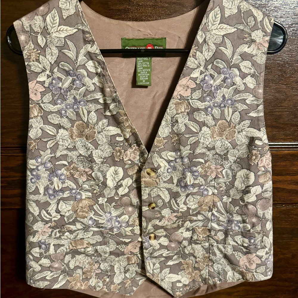 Outback Red Green Vest with Red Accents, size small